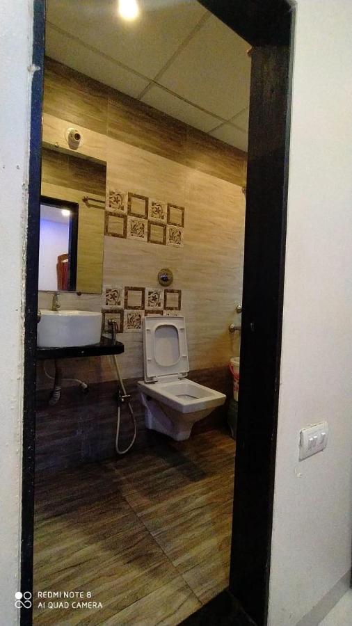 Hotel Shalimar Executive, Uran Islampur Peth  Extérieur photo