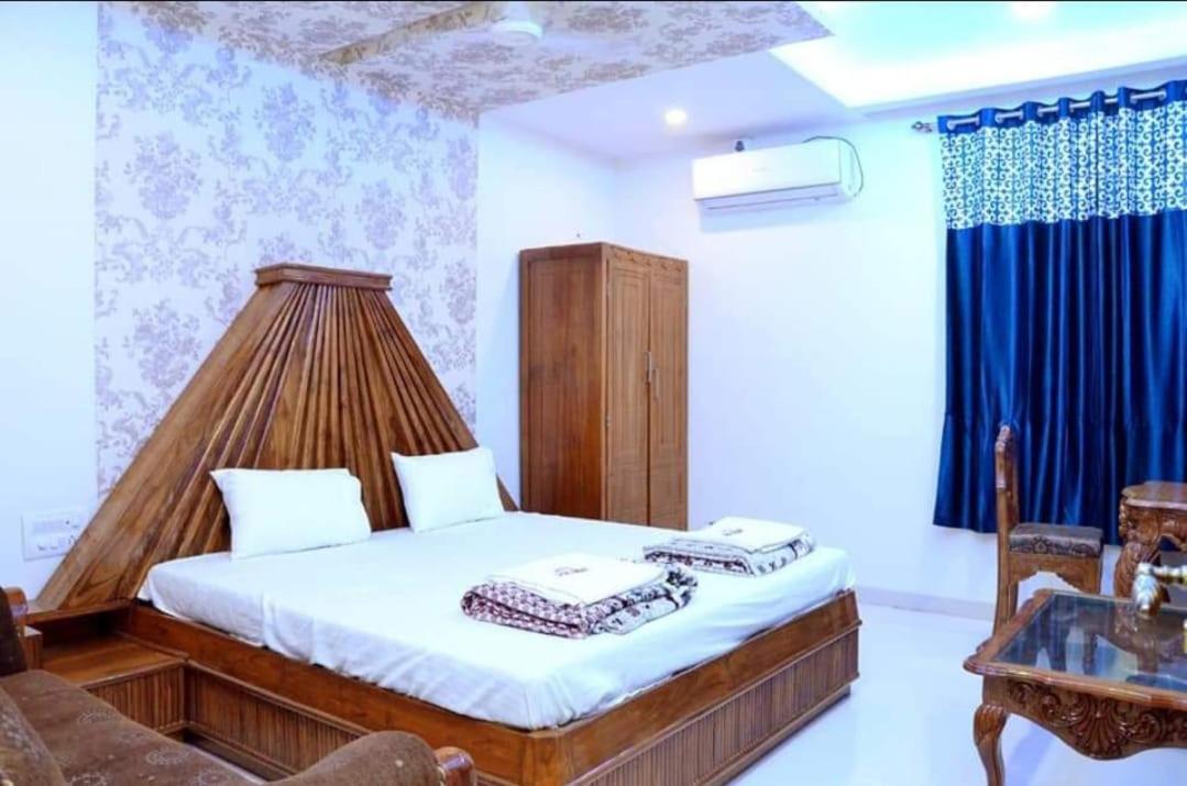 Hotel Shalimar Executive, Uran Islampur Peth  Extérieur photo